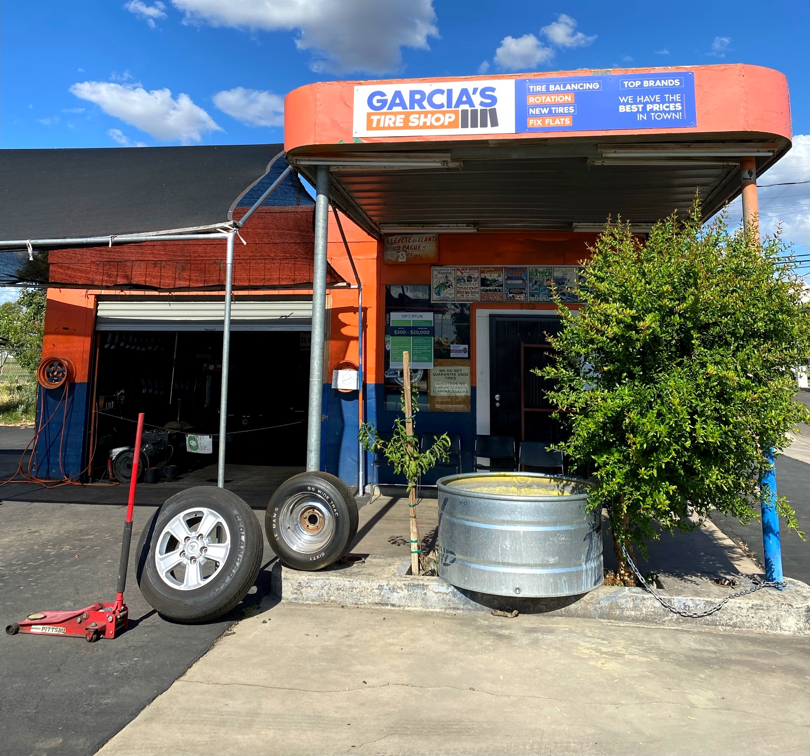 Garcia's Tire Shop storefront and sign at its Madera, CA location
